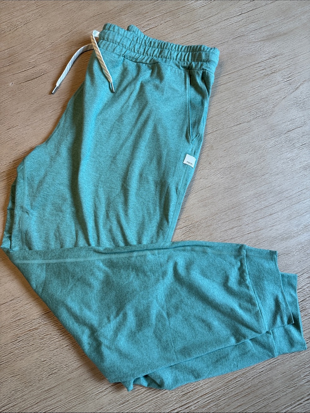 Vuori Women’s Green Sweatpants Joggers